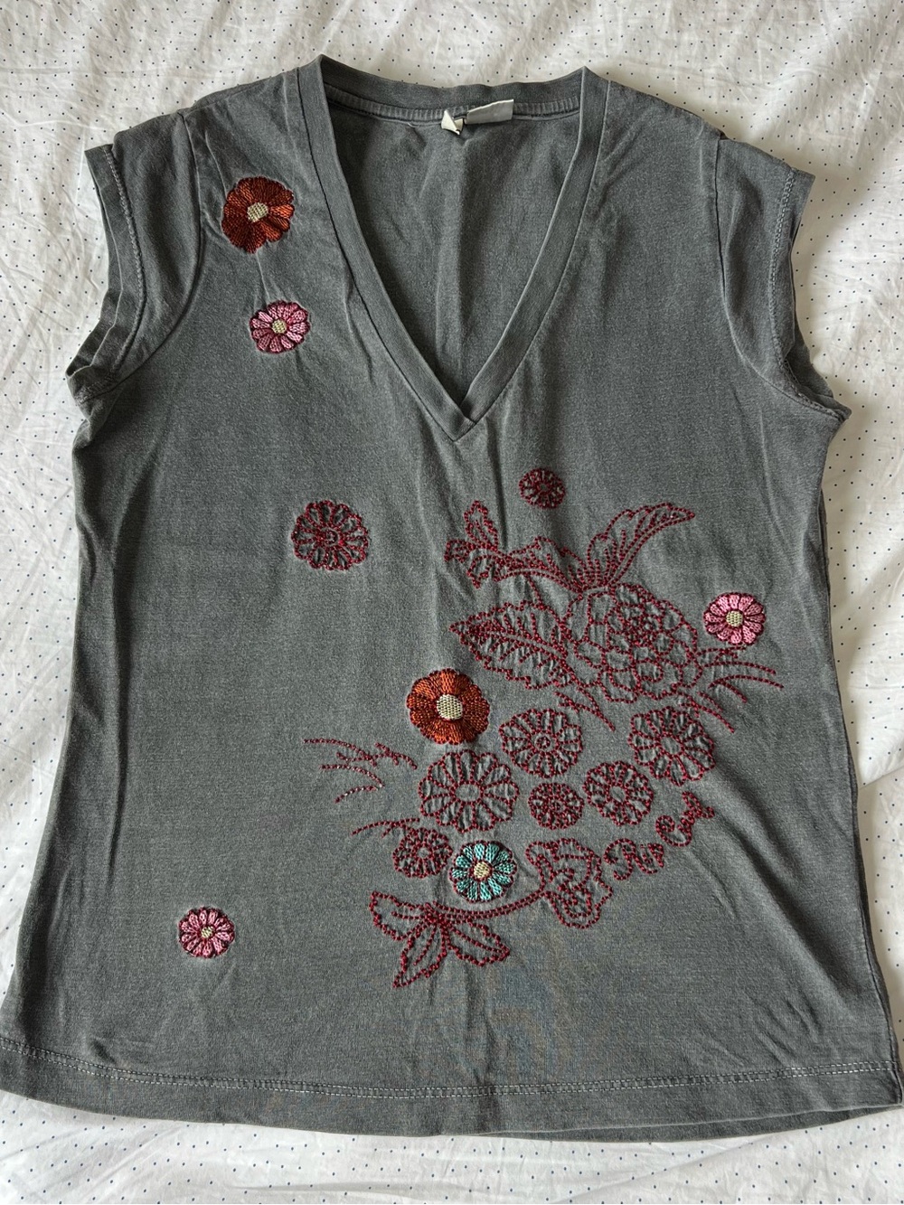 Rip Curl Gray V-Neck Tank with Embroidered Floral Accents